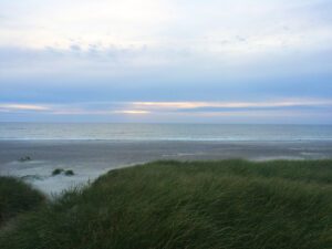 Blick auf das Meer von den Dßnen bei Vrist an der Nordeekßste Dänemarks