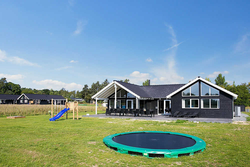 Dieses schöne Poolhaus liegt nah an Vejby Strand und nur wenige Kilometer von der Strandpromenade, den gemütlichen Cafés und Restaurants und dem kinderfreundlichen Strand in Rågeleje entfernt. 