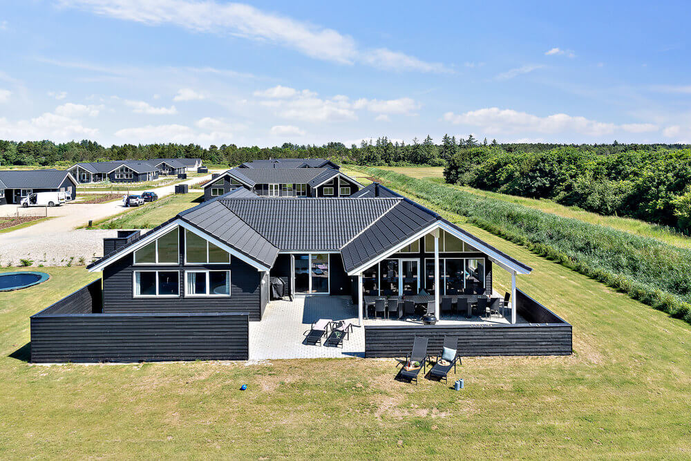 Dieses schöne Poolhaus Nr. 473 mit Platz für 18 Personen liegt in Westjütland