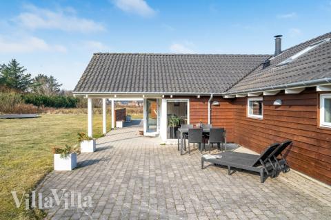 Das Luxusferienhaus Nr. 236 hat eine tolle Terrasse, die mit hochwertigen Gartenmöbeln für 14 Personen ausgestattet ist.