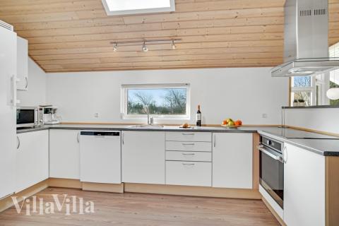 Die Küche in dem Luxusferienhaus Nr. 236 ist so gut ausgestattet, dass man problemlos Mahlzeiten für 14 Personen zubereiten kann.