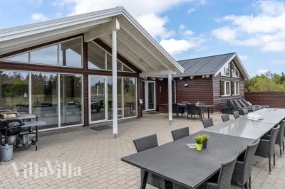 Außenbereich des Poolhauses Nr. 304 in Ålbæk, Nordjütland