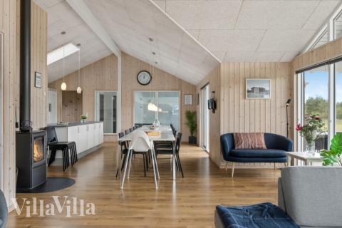 Aufenthaltsraum mit Platz für 18 im Luxusferienhaus Nr. 304.