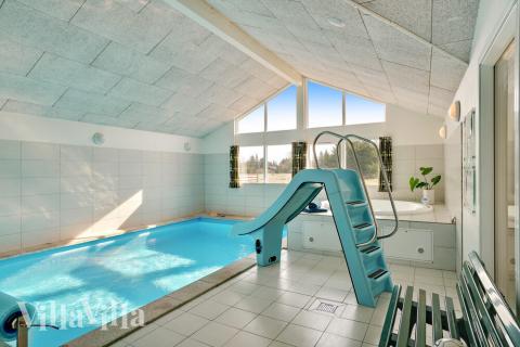 Der schicke Pool im Luxusferienhaus Nr. 304 für 18 Personen