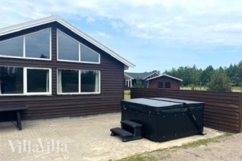 Im Luxusferienhaus Nr. 304 gibt es einen Whirlpool und 7 Schlafzimmer.