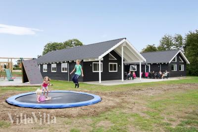 Luxusferienhaus auf der Halbinsel Kegnæs auf Südals mit Platz für 20 Personen, Pool und vielen Aktivitäten.