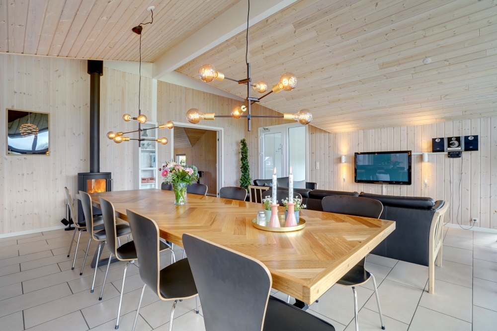 Die Couchecke im Luxusferienhaus Nr. 264 in Südjütland.