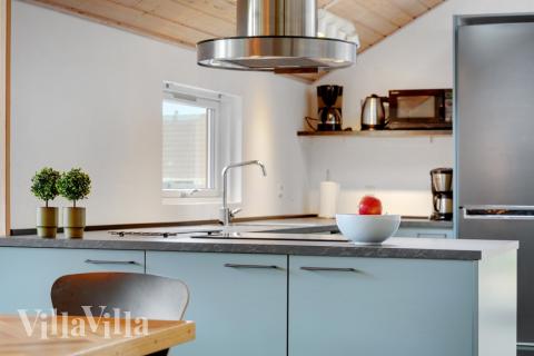 Die Küche in dem Luxusferienhaus Nr. 264 ist so gut ausgestattet, dass man problemlos Mahlzeiten für 14 Personen zubereiten kann.