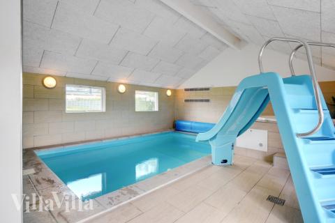 Der schicke Pool im Luxusferienhaus Nr. 264 für 14 Personen