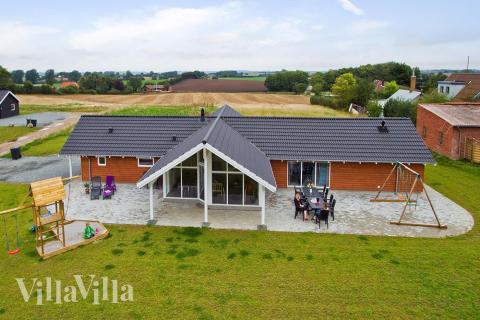 Dieses tolle Luxushaus liegt auf einem meernahen Naturgrundstück auf der ”hyggeligen” (gemütlichen) Halbnsel Kegnæs auf Alsen