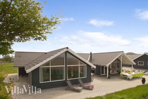 Dieses Luxusferienhaus mit Pool und vielen Aktivitäten bildet den perfeten Rahmen für ein fantastisches Ferienerlebnis auf der Halbinsel Kegnæs auf Alsen