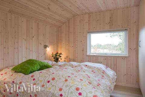 Die Schlafzimmer sind hell und mit Einzel- oder Doppelbetten bestückt