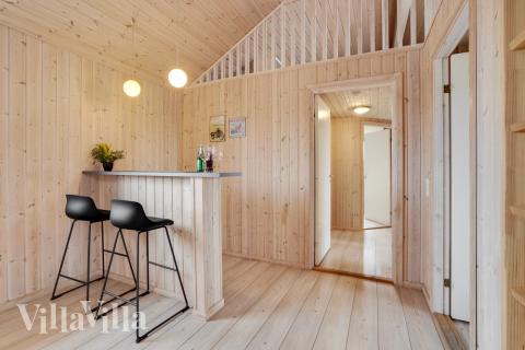 Der hauseigene Aktivitätenraum ist mit einer gemütlichen Bar inklusive Kühlschrank ausgestattet, so dass die warmgelaufenen Sportsleute nicht auf eine kühle Erfrischung verzichten müssen