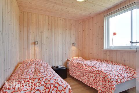 Die Schlafzimmer des Hauses sind geschmackvoll eingerichtet mit Boxmatratzen und Einbauschränken