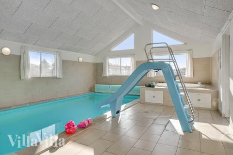 Der schicke Pool im Luxusferienhaus Nr. 237 für 20 Personen