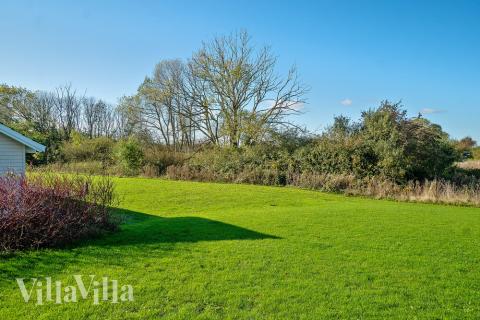 Auf der Terrasse des Ferienhauses Nr. 237 ist Platz für 20 Personen.