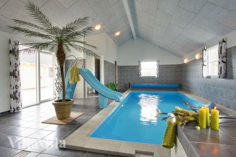 Der große Poolbereich lässt die Herzen von kleinen wie großen Wasserfreunden höher schlagen