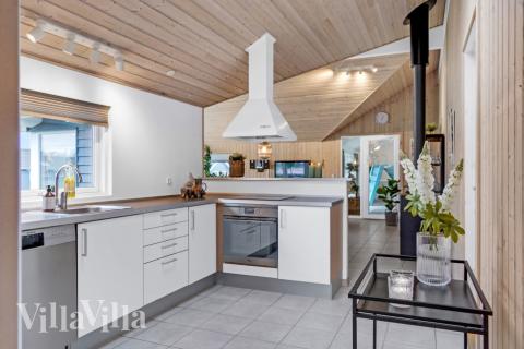 Die Küche in dem Luxusferienhaus Nr. 262 ist so gut ausgestattet, dass man problemlos Mahlzeiten für 14 Personen zubereiten kann.