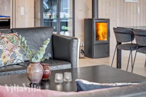 Die Couchecke im Luxusferienhaus Nr. 262 in Südjütland.