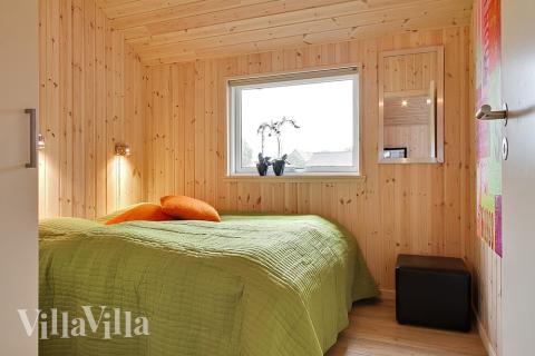 Alle Schlafzimmer sind hell und mit Boxmatratzen und Einbauschränken ausgestattet