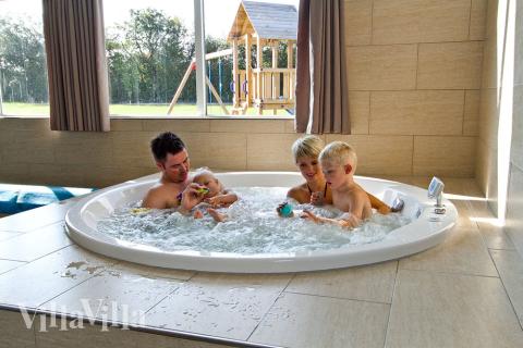 In diesem Haus werden das ganze Jahr über Gemütlichkeit, Wellness und Spaß großgeschrieben. Genießen Sie den Badegang im Whirlpool und entspannen Sie sich danach in der Sauna