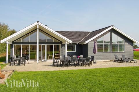 Dieses schöne Poolhaus Nr. 259 mit Platz für 14 Personen liegt in Südjütland