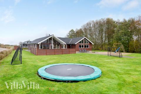 Neben den vielen schönen Stunden, die man im Poolbereich des Hauses verbringen kann, bietet das Luxusferienhaus 280 auch zahlreiche Freizeitangebote im Freien