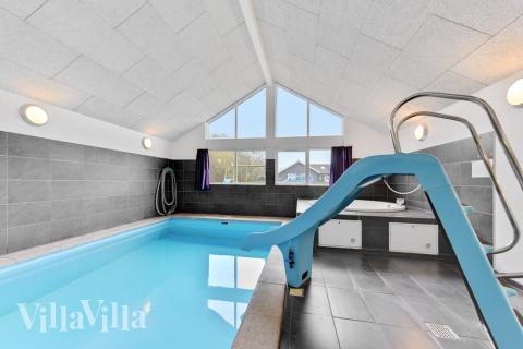 Der schicke Pool im Luxusferienhaus Nr. 280 für 18 Personen