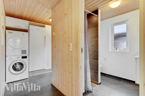 Der geräumige Eingangsbereich im Luxusferienhaus Nr. 280 in Südjütland