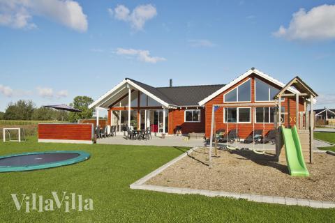 Grosses Ferienhaus auf Nordalsen für 16 Personen. Es gibt auch viele Aktivtätsmöglichkeiten im Haus, u.a. Billard.