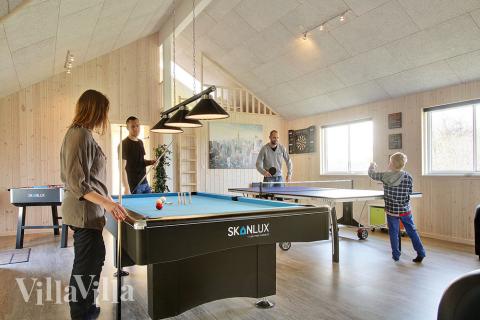 Noch Energie nach dem Badegang? Im Aktivitätenraum können sich die Gäste bei Billard, Tischtennis und Kicker verausgaben 