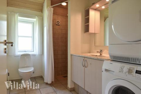 Eines der Badezimmer im Luxusferienhaus Nr. 146