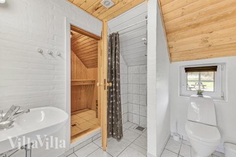 Im Luxusferienhaus Nr. 145 für 22 Personen gibt es Bad mit Dusche.