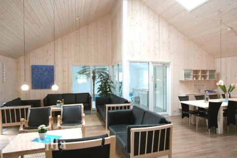 Die Couchecke im Luxusferienhaus Nr. 168 in Westjütland.