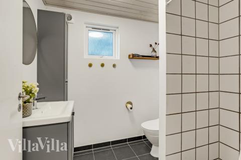 Eines der Badezimmer im Luxusferienhaus Nr. 189