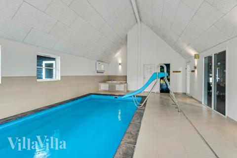 Der schicke Pool im Luxusferienhaus Nr. 189 für 24 Personen