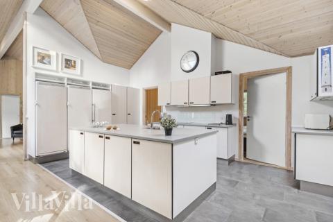 Die Küche in dem Luxusferienhaus Nr. 197 ist so gut ausgestattet, dass man problemlos Mahlzeiten für 22 Personen zubereiten kann.