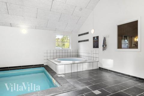 Der schicke Pool im Luxusferienhaus Nr. 197 für 22 Personen