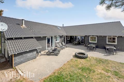 Dieses schöne Poolhaus Nr. 167 mit Platz für 24 Personen liegt in Westjütland