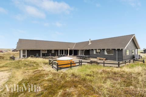 Dieses schöne Poolhaus Nr. 176 mit Platz für 24 Personen liegt in Westjütland