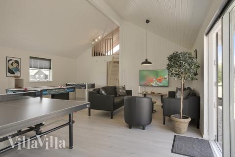 Wer Abwechslung vom hauseigenen „Badeland” sucht, findet reichlich weitere Aktivitäten. Im Haus befinden sich nämlich 2 Aktivitätenzimmer – einer davon mit Billard, Dart und Bar mit Kühlschrank