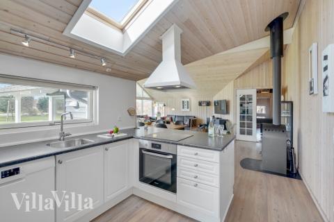 In der Küche des Luxusferienhauses ist alles vorhanden, was man braucht, um Mahlzeiten für 10 Personen zuzubereiten.