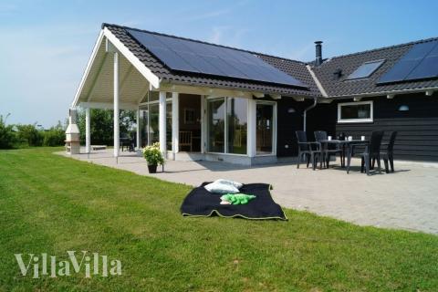 Das Luxusferienhaus Nr. 232 hat eine tolle Terrasse, die mit hochwertigen Gartenmöbeln für 10 Personen ausgestattet ist.