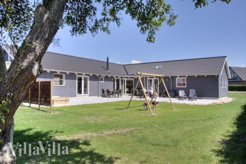 Dieses tolle Luxusferienhaus liegt auf einem meernahen Naturgrundstück auf der gemütlichen Insel Langeland