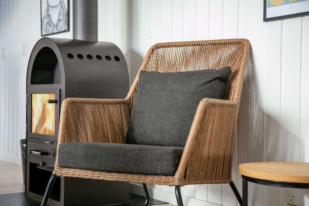 Die Couch im Luxusferienhaus Nr. 212 in Lolland/Falster/Mön lädt zu Gesellschaftsspielen oder zu Kinoabenden ein.