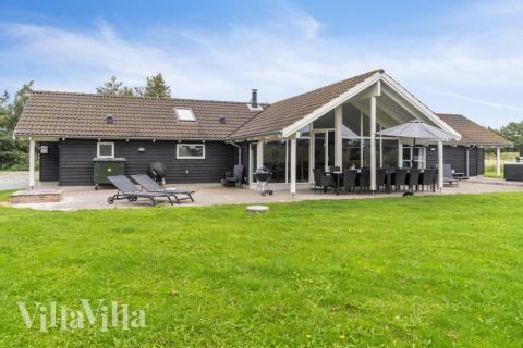 Das Luxusferienhaus Nr. 212 hat eine tolle Terrasse, die mit hochwertigen Gartenmöbeln für 14 Personen ausgestattet ist.