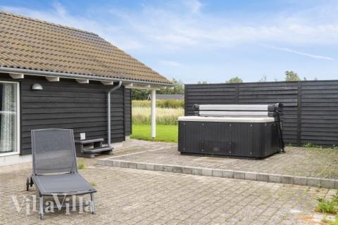 Das Luxusferienhaus Nr. 212 bietet u. a. einen tollen Whirlpool