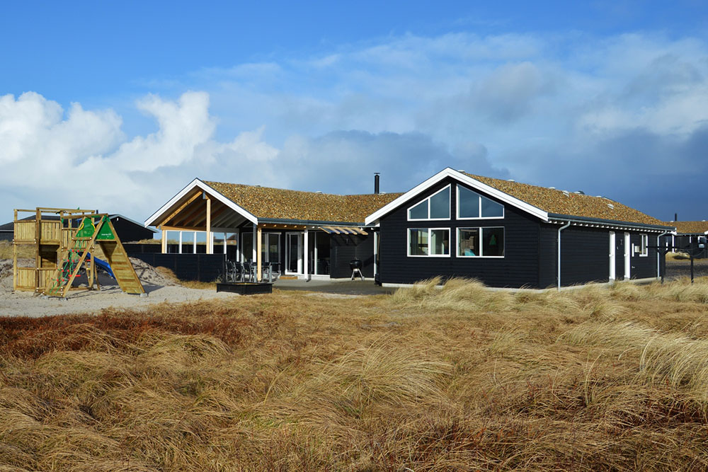 Dieses fantastische Luxusferienhaus in der Nähe von Søndervig garantiert Ihnen dank einiges Wasserparadies und Aktivitätenraum gute einen schönen Urlaub
