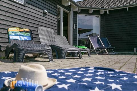 Das Luxusferienhaus Nr. 251 hat eine tolle Terrasse, die mit hochwertigen Gartenmöbeln für 20 Personen ausgestattet ist.