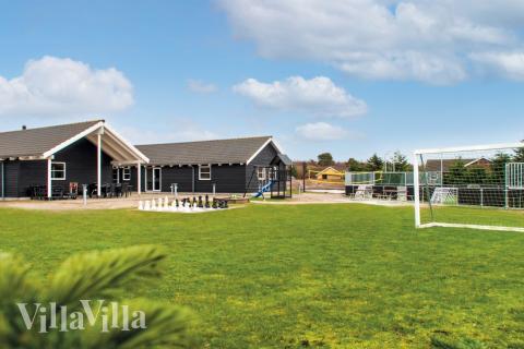 Dieses schöne Poolhaus Nr. 201 mit Platz für 24 Personen liegt in Lolland/Falster/Mön